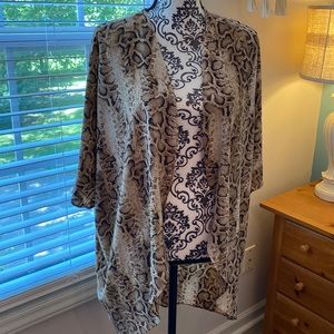 Honey me curvy kimono size L/XL